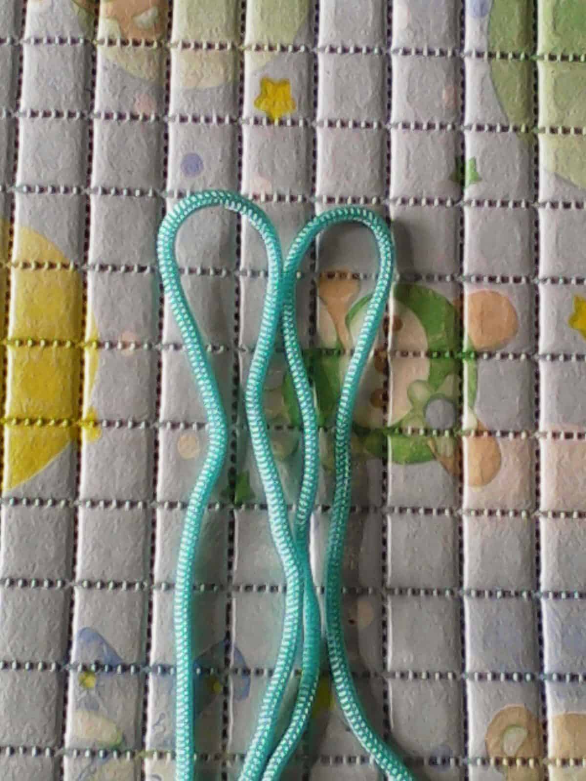 Cara Memperpendek Tali atau Benang Read More